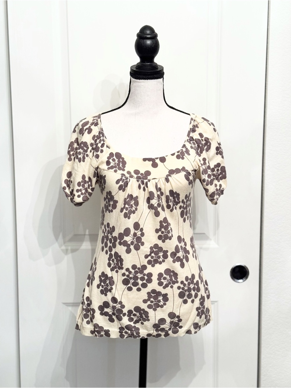 Anthropologie Guinevere Beige/Gray Cotton Short Sleeve Blouse Top Shirt, Size XS